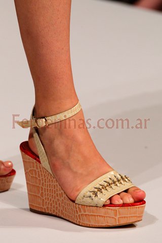 Zapatos taco chino moda verano 2012 Oscar de la Renta detalles